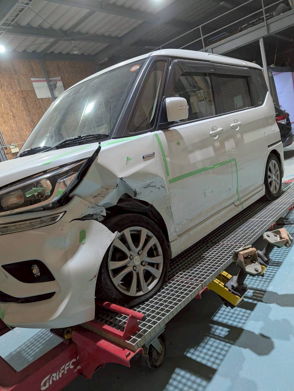 スズキ　ソリオバンディット　中事故